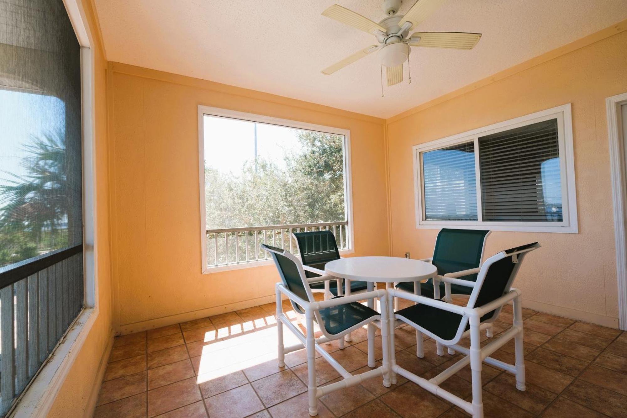 Inn At Camachee Harbor セント・オーガスティン 部屋 写真